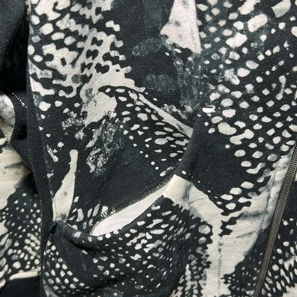 Lululemon Scuba Hoodie III Static Mist White Black/Black Size 8 - Picture 5 of 9